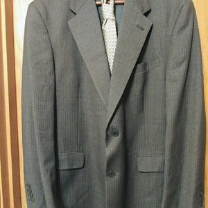 Burberry Men’s Two-Piece Suit, Gray, Size 40R